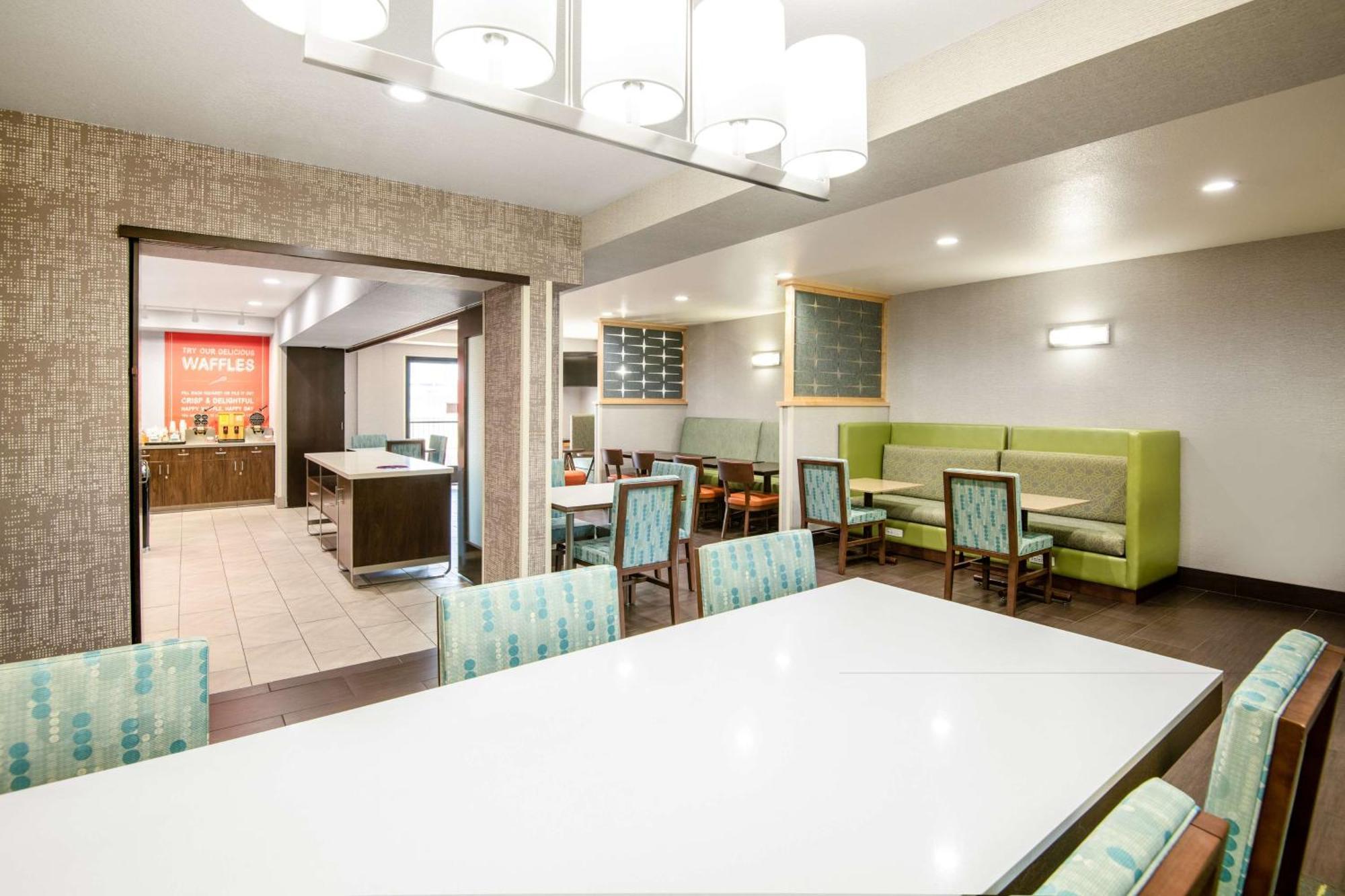 Hampton Inn & Suites Las Vegas-Henderson Exterior photo
