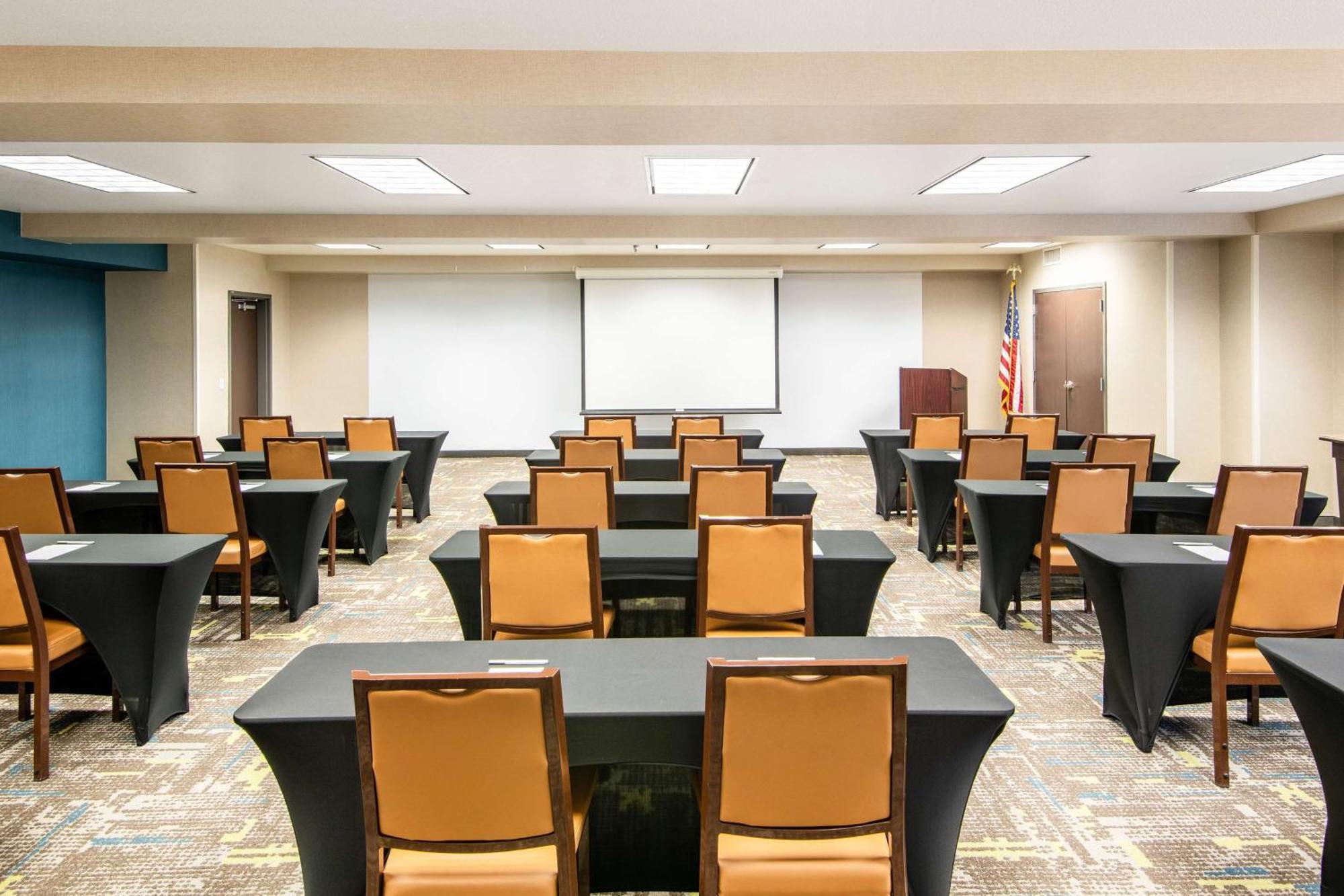Hampton Inn & Suites Las Vegas-Henderson Exterior photo